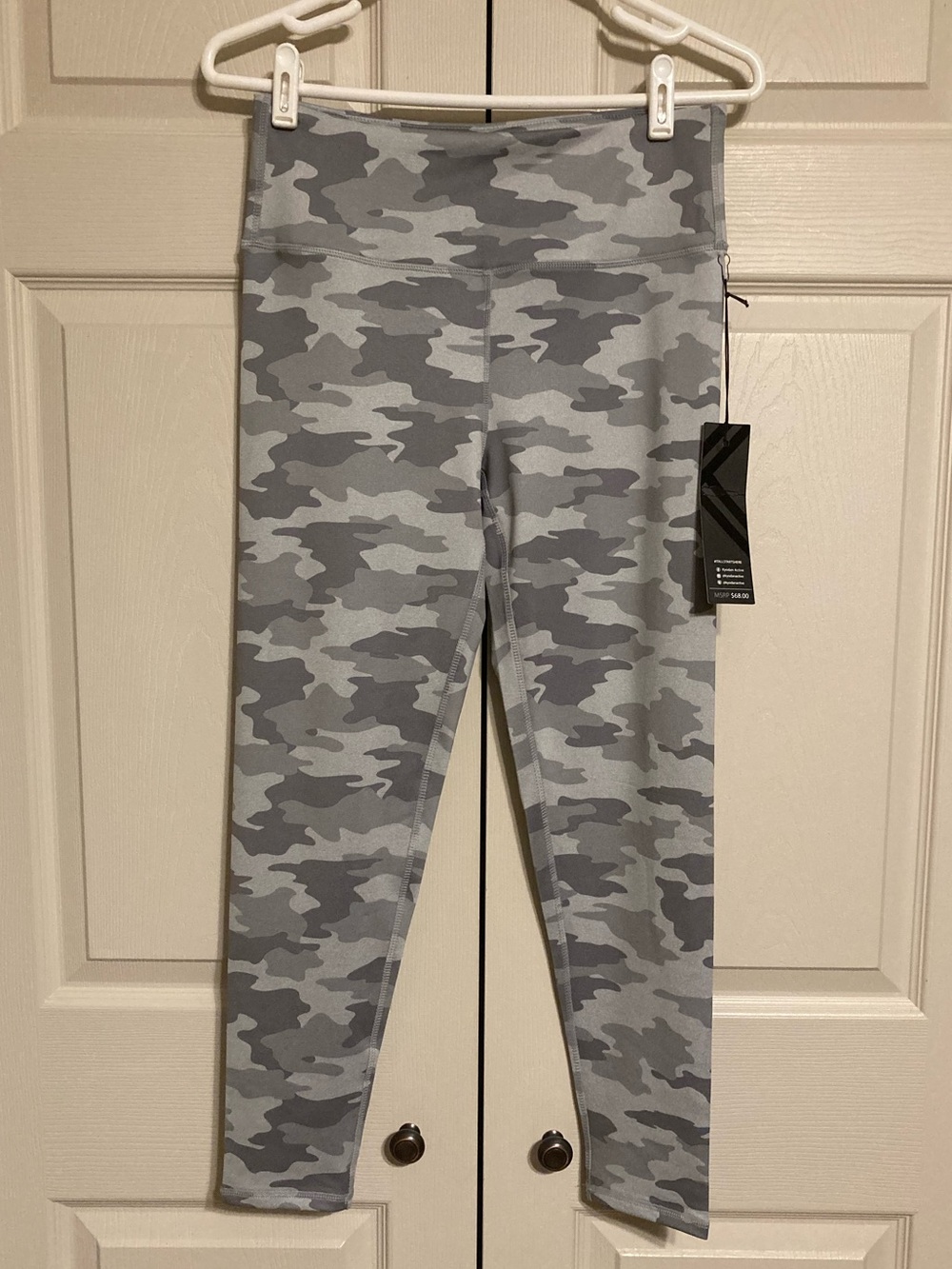 Kyodan activewear Leggings gray camouflage size medium NWT